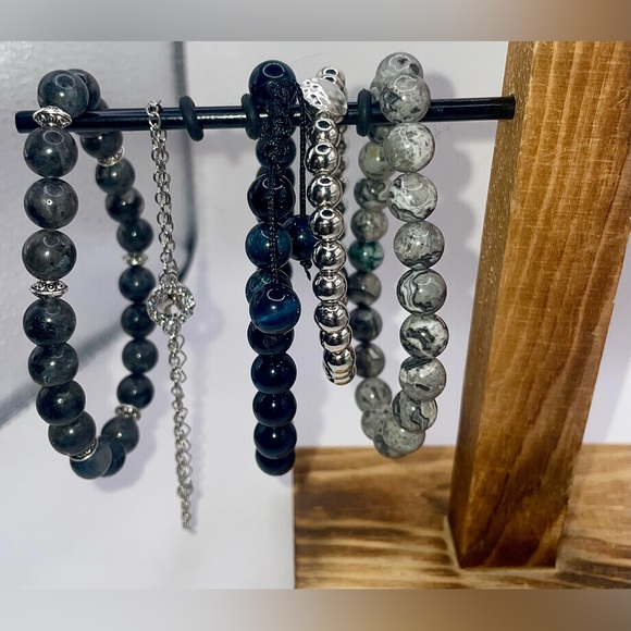 Stackable set of 3 beaded bracelets with 2 silver bracelets. Stretchy adjustable - Picture 14 of 14